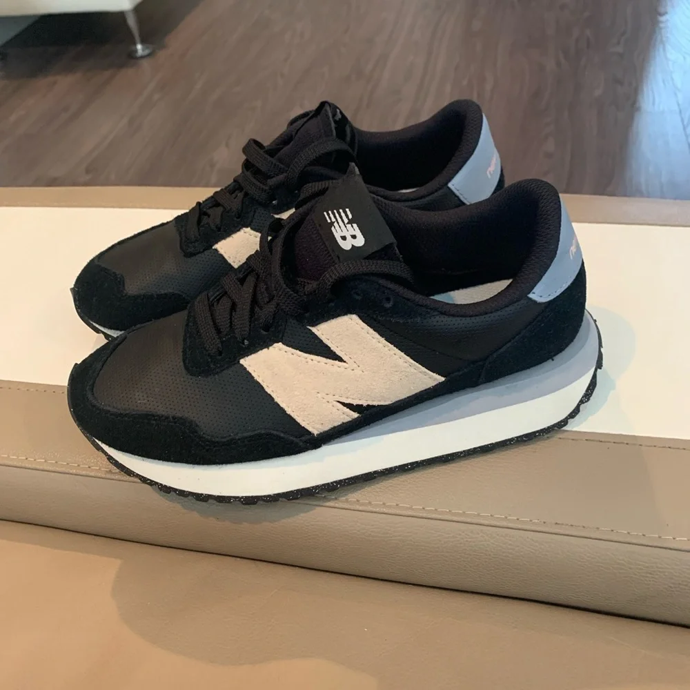New Balance 237 Sneakers - Picture 7 of 13
